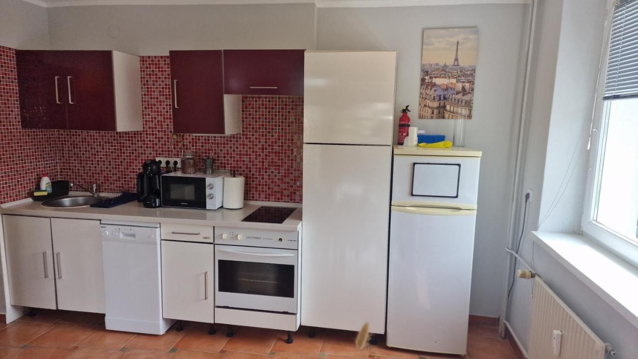 Lovely Condo With Free Parking Любляна Екстер'єр фото